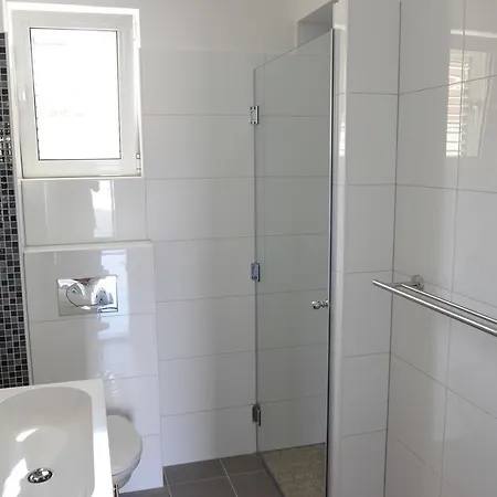 Ciovo 3 *